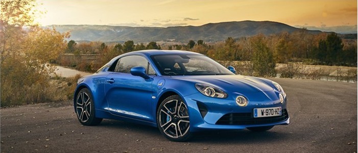 Alpine A110 azul en carretera